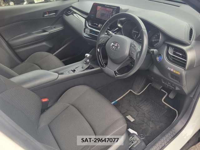 Toyota C-HR 2018-02 264056-5