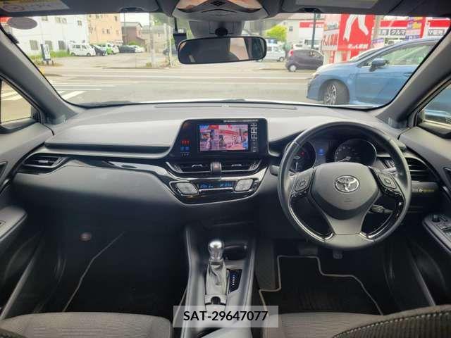 Toyota C-HR 2018-02 264056-2
