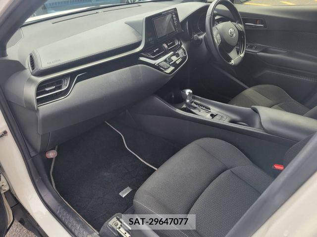 Toyota C-HR 2018-02 264056-18