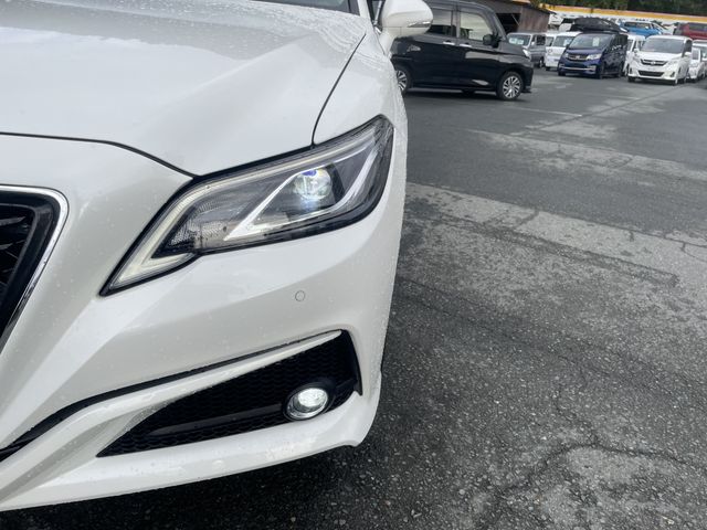 Toyota CROWN SEDAN 2018-10 13508-24