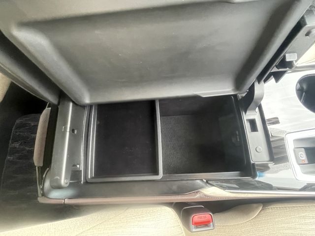 Toyota CROWN SEDAN 2018-10 13508-16