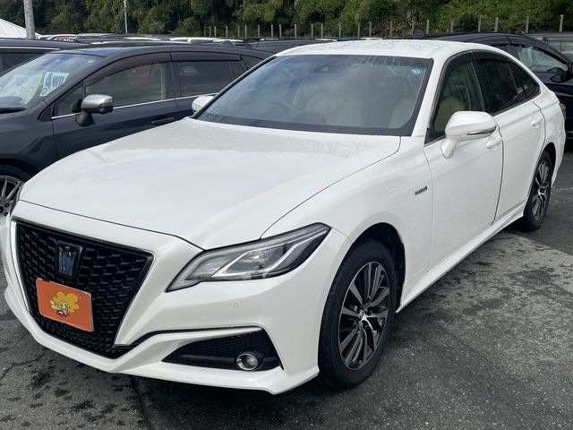 Toyota CROWN SEDAN 2018-10 13508-1
