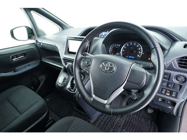 Toyota NOAH 2015-06 3284-15
