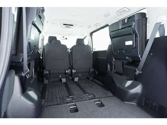 Toyota NOAH 2015-06 3284-11
