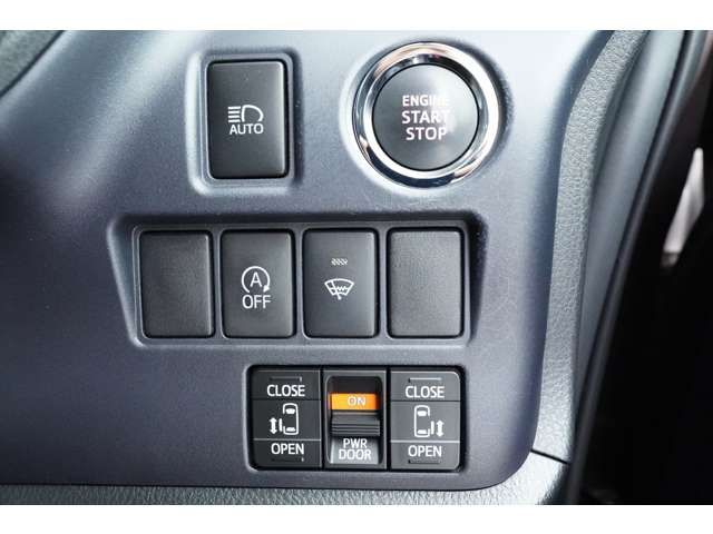 Toyota NOAH 2015-06 3284-13