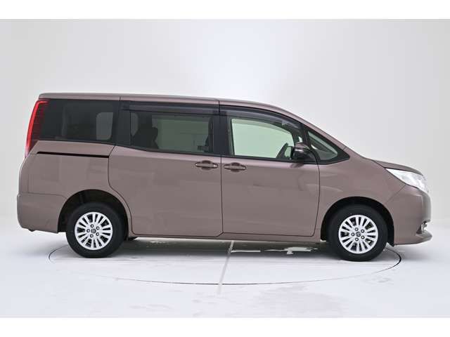 Toyota NOAH 2015-06 3284-19