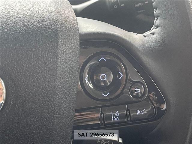 Toyota PRIUS 2021-01 202147-13