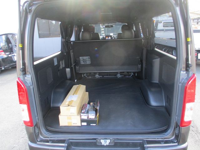 Toyota HIACE VAN 2019-01 5406-8
