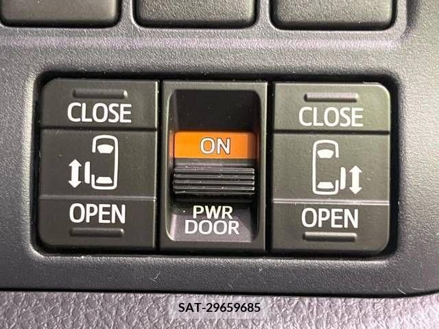 Toyota VOXY 2015-06 337663-5