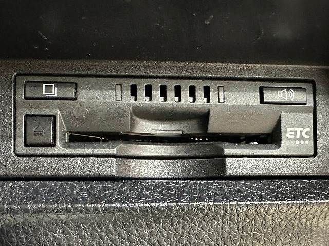 Toyota VOXY HYBRID 2017-12 180786-15