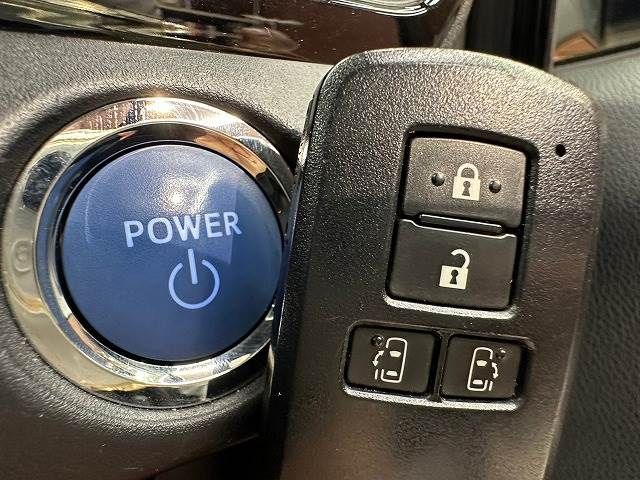 Toyota VOXY HYBRID 2017-12 180786-14