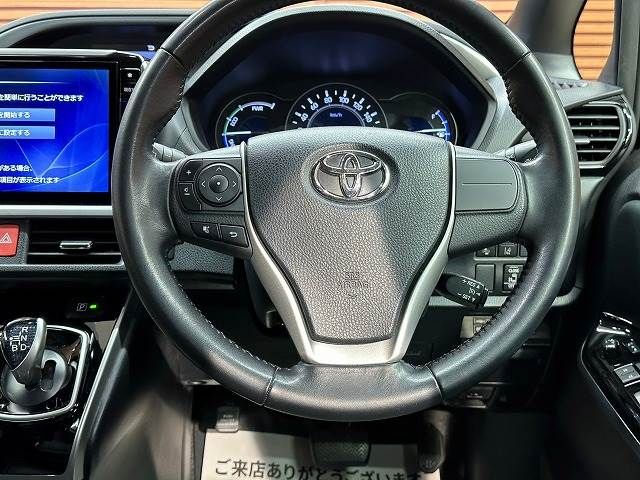 Toyota VOXY HYBRID 2017-12 180786-12