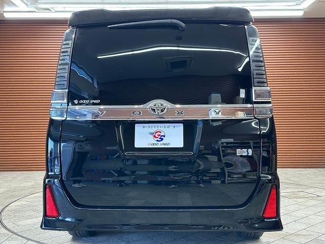 Toyota VOXY HYBRID 2017-12 180786-18