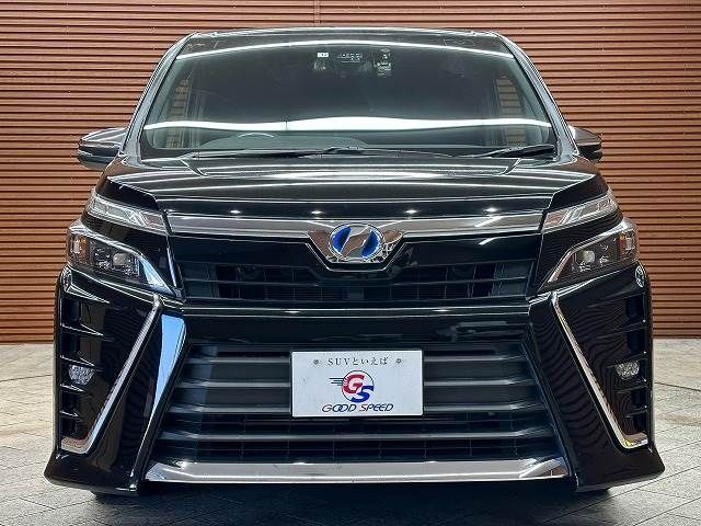 Toyota VOXY HYBRID 2017-12 180786-16
