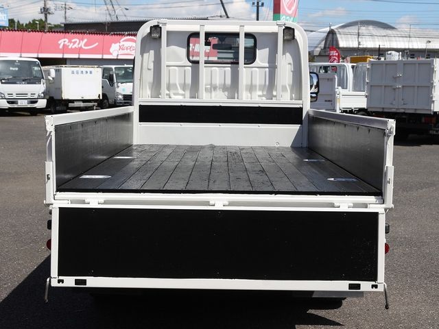 Hino DUTRO 2014-08 193345-9