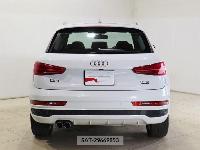 Audi Q3 2017-11 317821-2