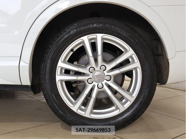 Audi Q3 2017-11 317821-27