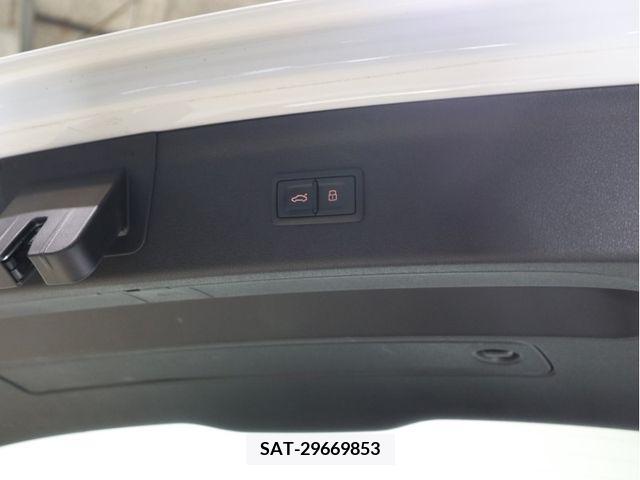Audi Q3 2017-11 317821-23