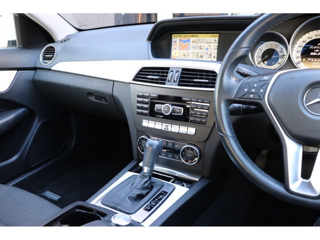 Mercedes Benz C-CLASS 2012-06 823-10