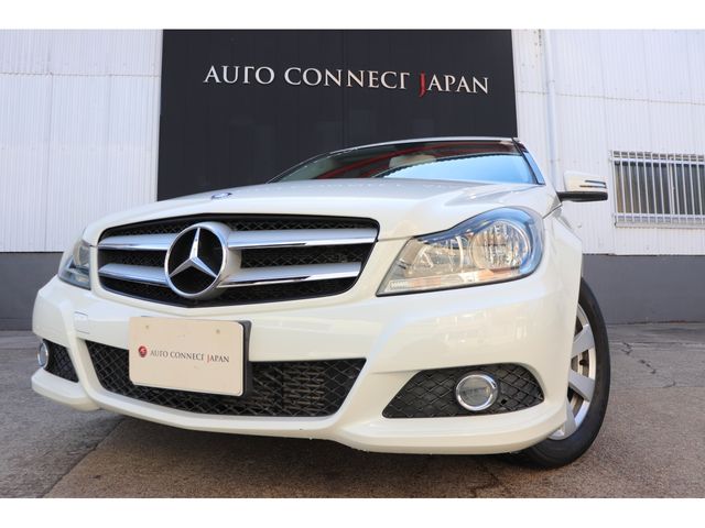 Mercedes Benz C-CLASS 2012-06 823-1