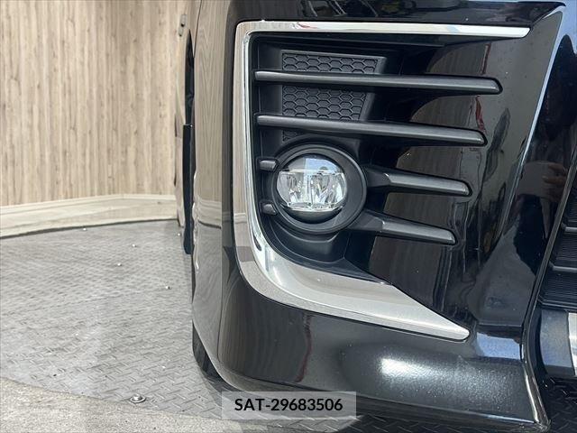 Toyota VOXY HYBRID 2017-02 381746-10