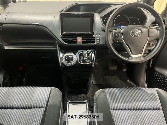 Toyota VOXY HYBRID 2017-02 381746-18