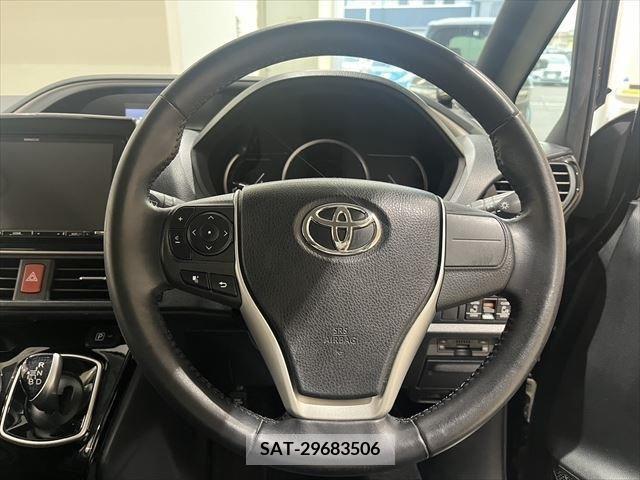 Toyota VOXY HYBRID 2017-02 381746-26