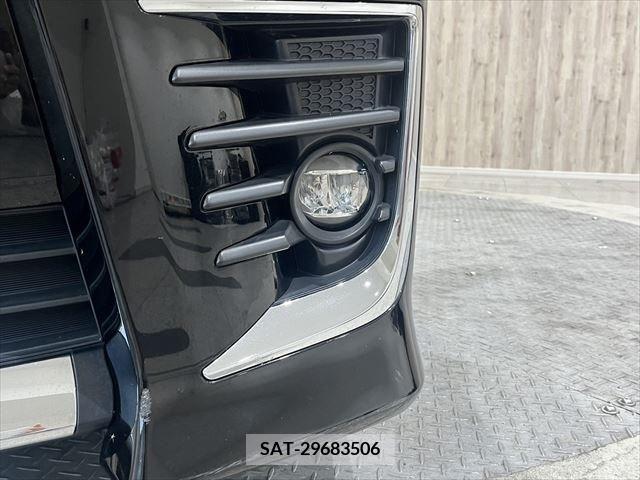 Toyota VOXY HYBRID 2017-02 381746-13