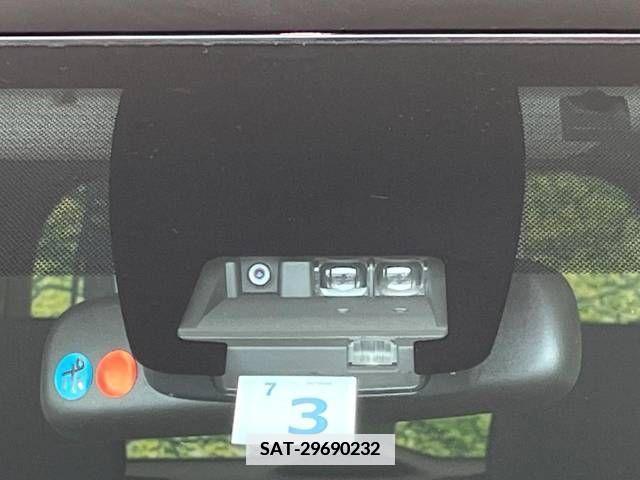 Toyota VOXY 2016-03 340668-5