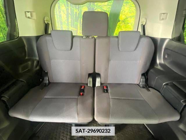 Toyota VOXY 2016-03 340668-10
