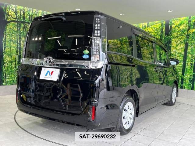 Toyota VOXY 2016-03 340668-18