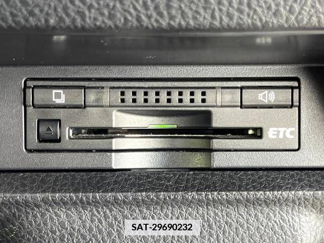 Toyota VOXY 2016-03 340668-7
