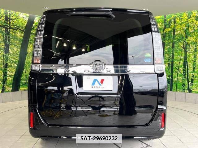 Toyota VOXY 2016-03 340668-16