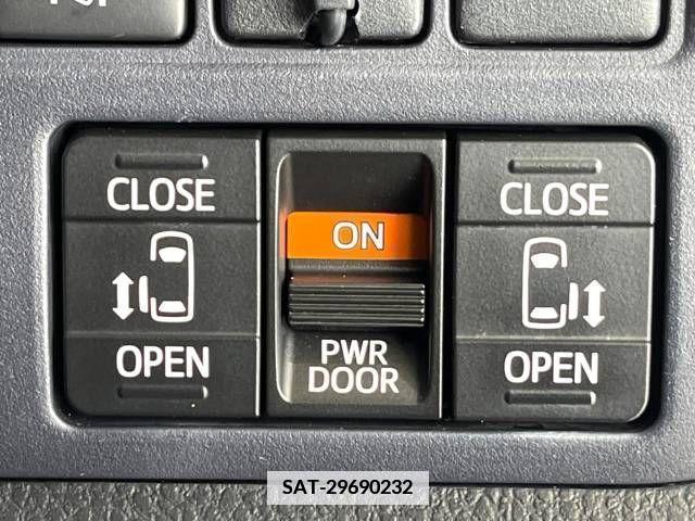 Toyota VOXY 2016-03 340668-6