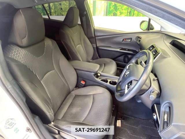Toyota PRIUS 2017-08 366390-8