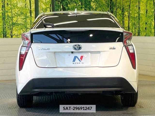 Toyota PRIUS 2017-08 366390-15