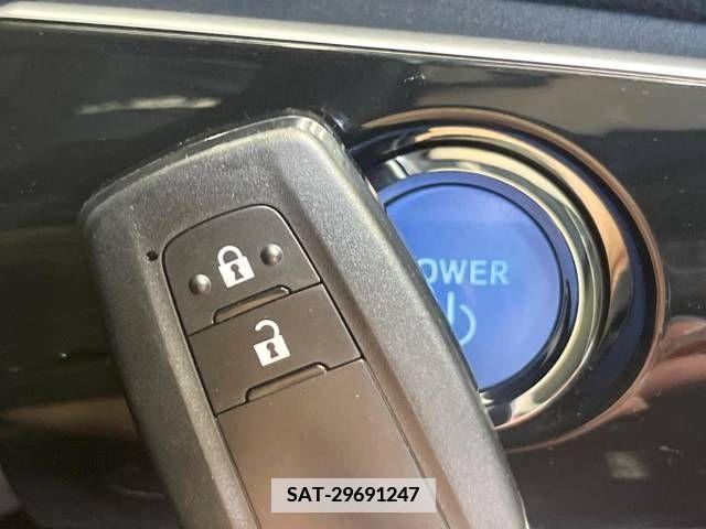Toyota PRIUS 2017-08 366390-5