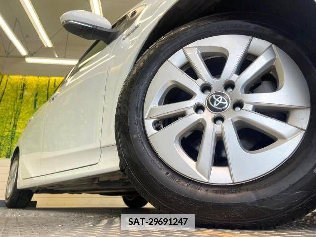 Toyota PRIUS 2017-08 366390-13