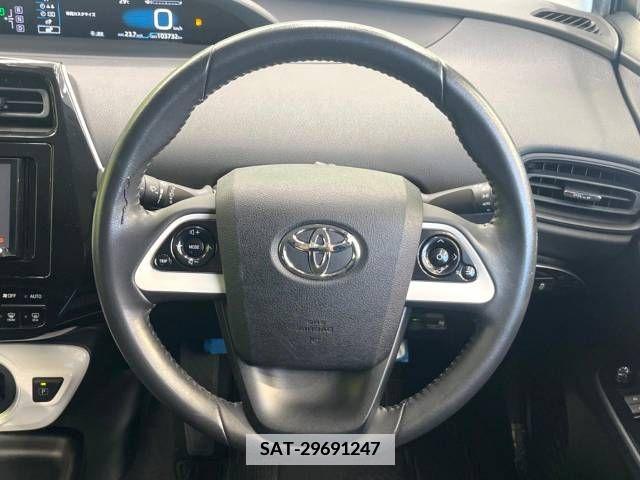 Toyota PRIUS 2017-08 366390-11
