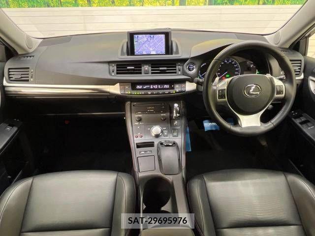 Lexus CT 2013-08 241101-1