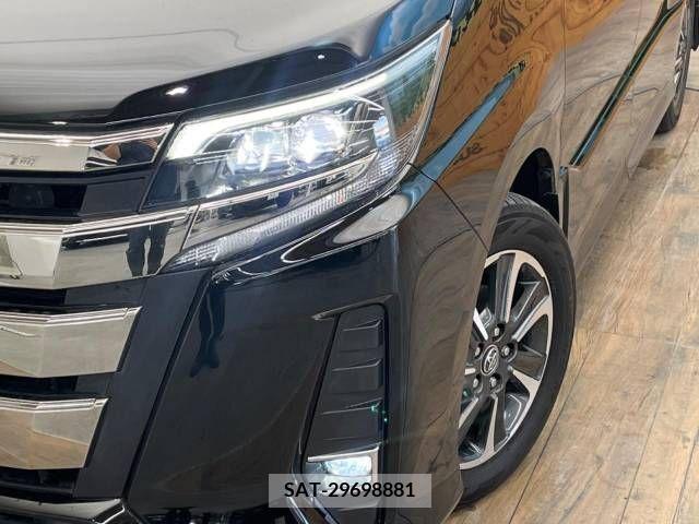 Toyota NOAH 2017-12 279488-12
