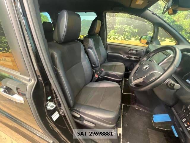 Toyota NOAH 2017-12 279488-8