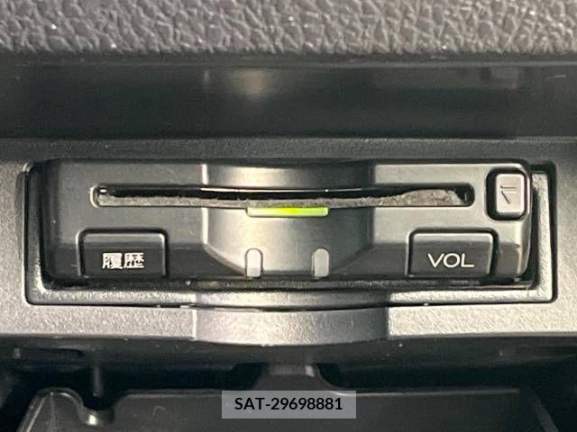 Toyota NOAH 2017-12 279488-7
