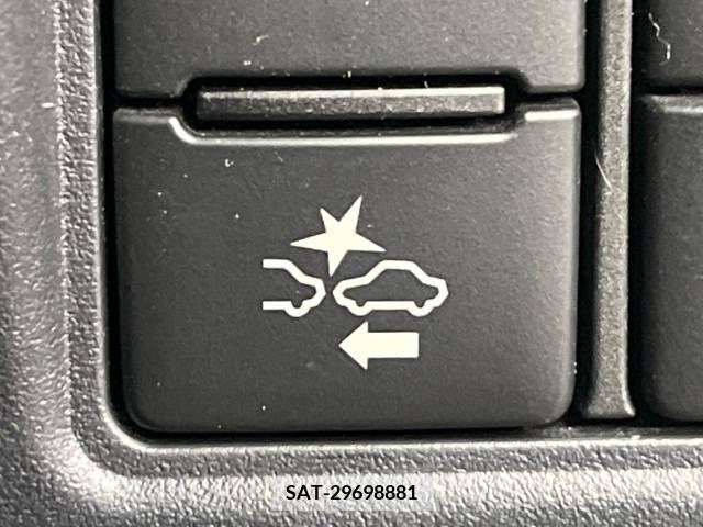 Toyota NOAH 2017-12 279488-6