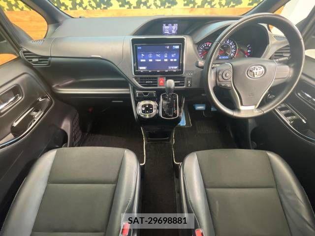Toyota NOAH 2017-12 279488-1