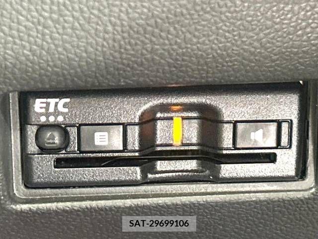 Suzuki SWIFT 2023-02 320831-7