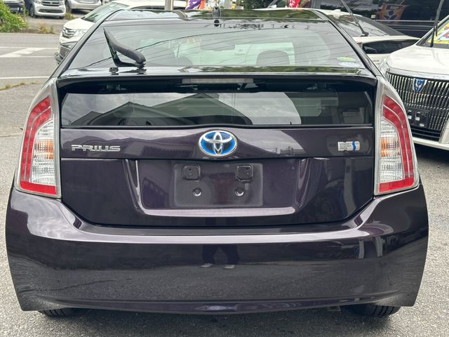 Toyota PRIUS 2012-05 8415-4