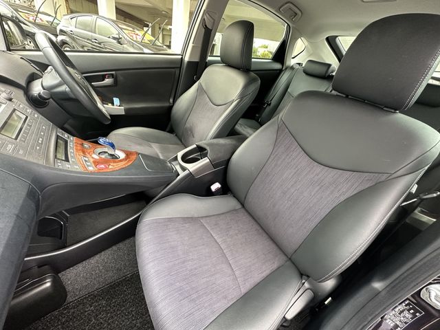 Toyota PRIUS 2012-05 8415-7