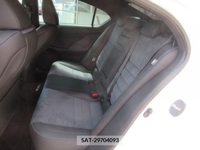 Lexus IS 2022-08 275425-7