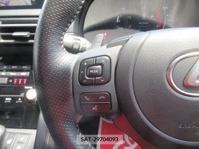 Lexus IS 2022-08 275425-15